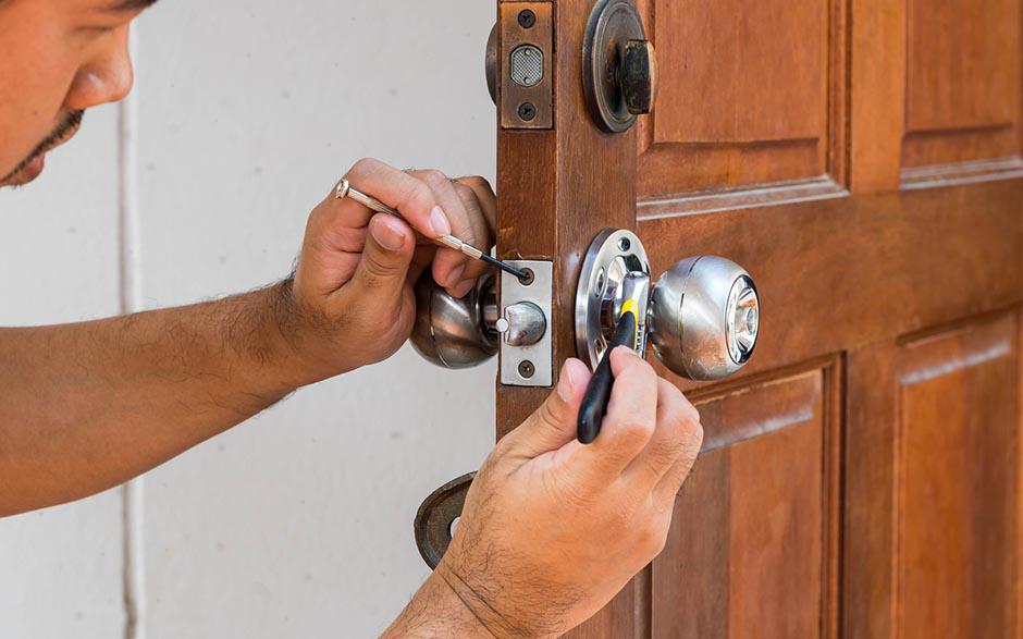 ouverture de porte claquée serrurier Orry-la-Ville